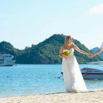 couple-a-halong couple-a-halong