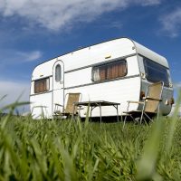 Vivre dans une caravane, une idée qui séduit les touristes pendant les vacances