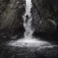 Nature et Aventure dans les Pyrénées Orientales: Le Canyoning